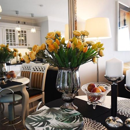 Apartament Kalifornia เมียนซิดดรอแย ภายนอก รูปภาพ