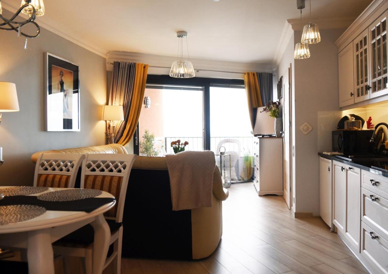 Apartament Kalifornia เมียนซิดดรอแย ภายนอก รูปภาพ