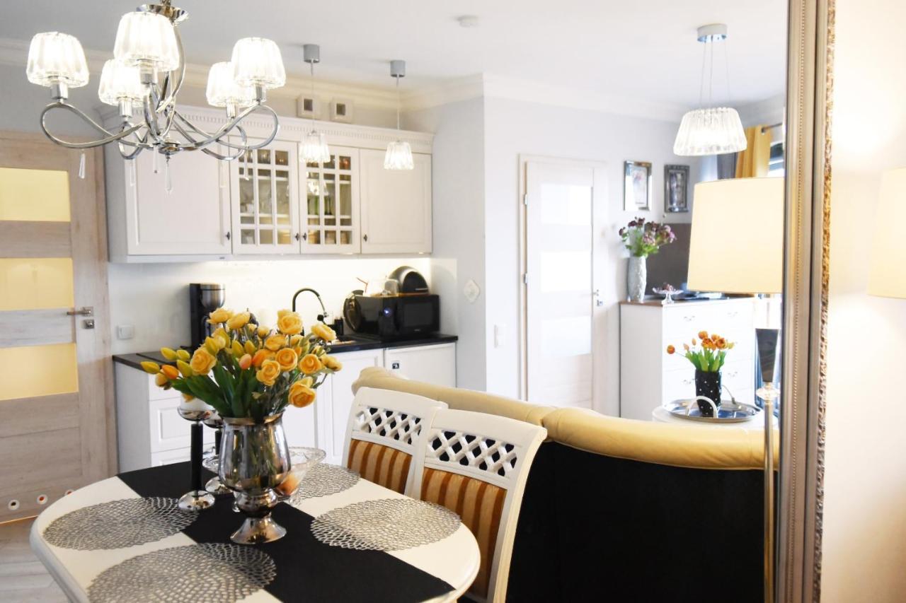 Apartament Kalifornia เมียนซิดดรอแย ภายนอก รูปภาพ